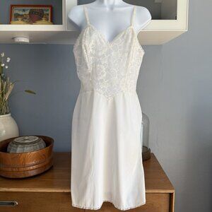 Vtg Vanity Fair Lace Nightgown Slip Dress Coquette Fairycore